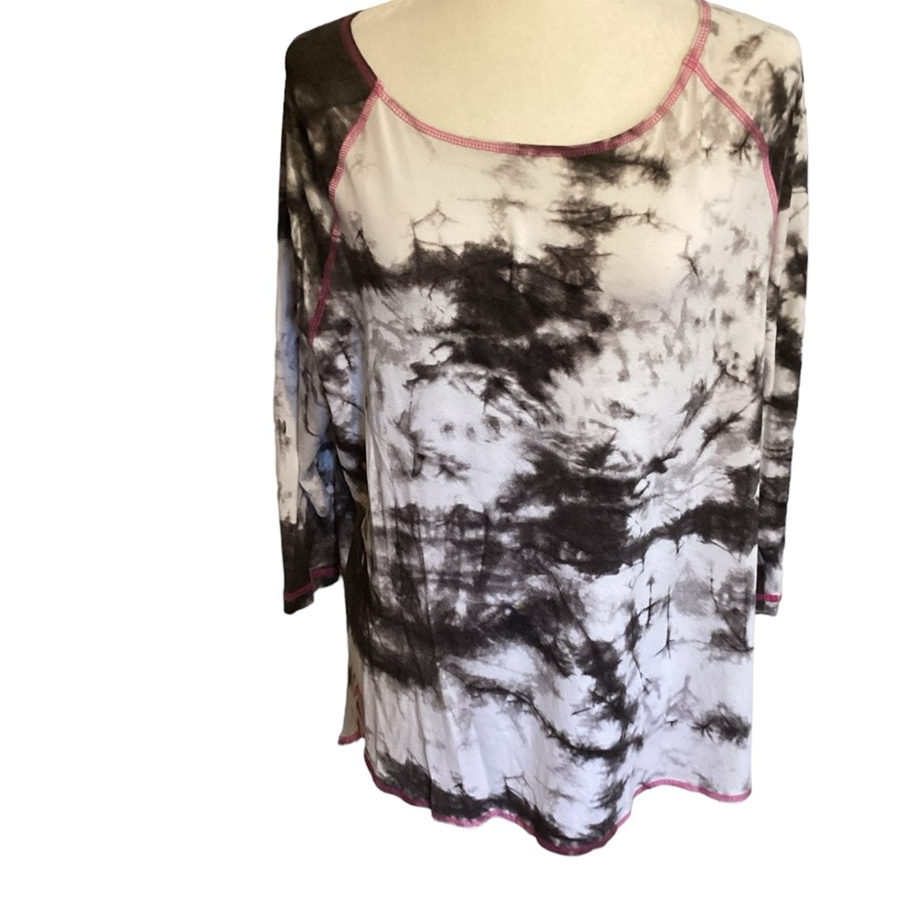 SNOSKINS Abstract Pullover Top In Medium EUC - Picture 3 of 7